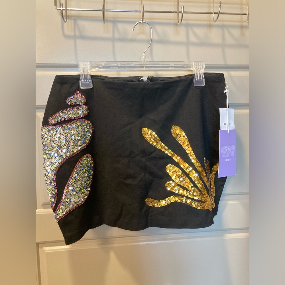 Forever 21 NWT Black Skirt with Multicolor Sequin Mini Skirt
